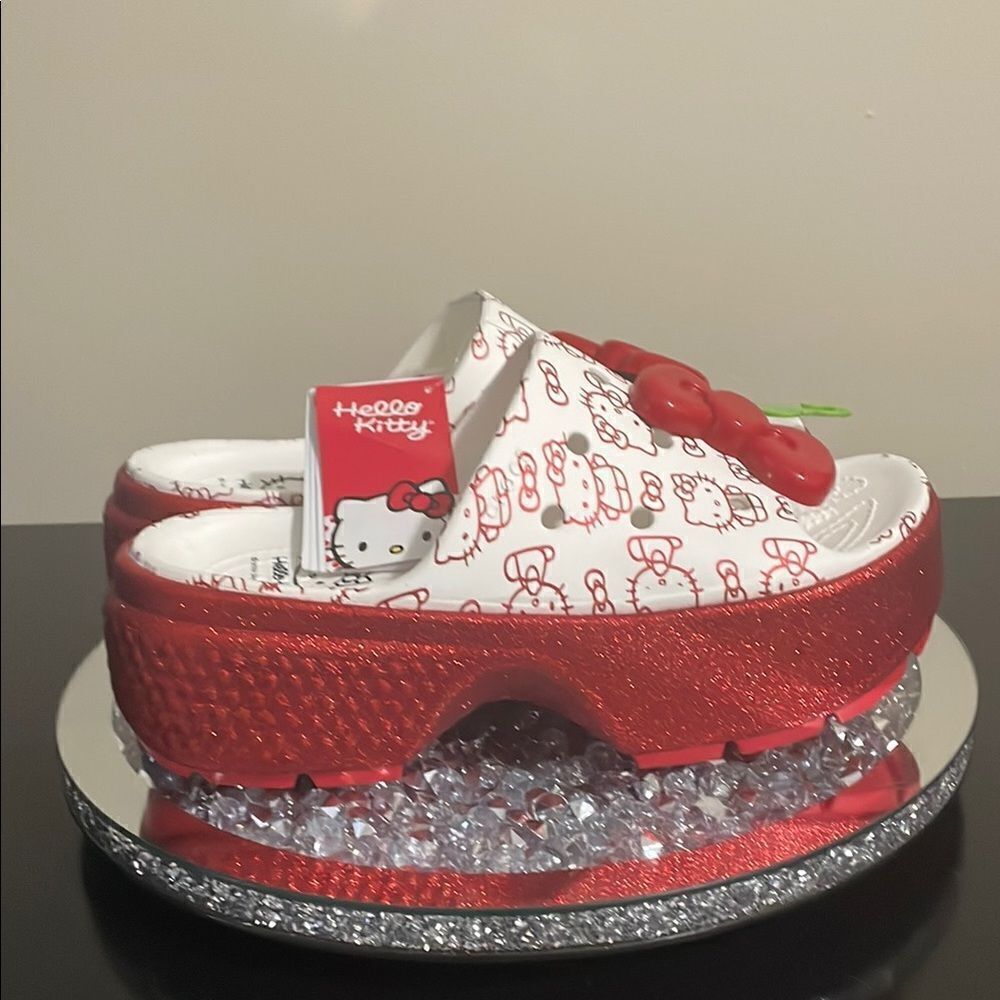 New Sanrio Hello kitty x crocs collab stomp style sandal heeled glitter size 9W